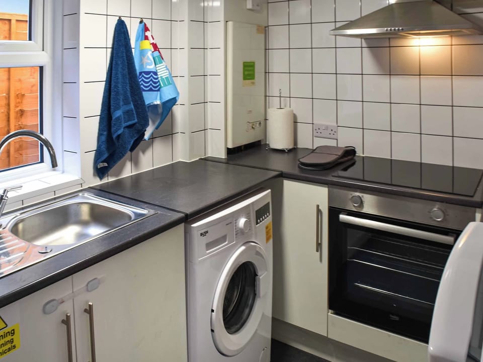 Kitchen | Beach Happy, Great Yarmouth