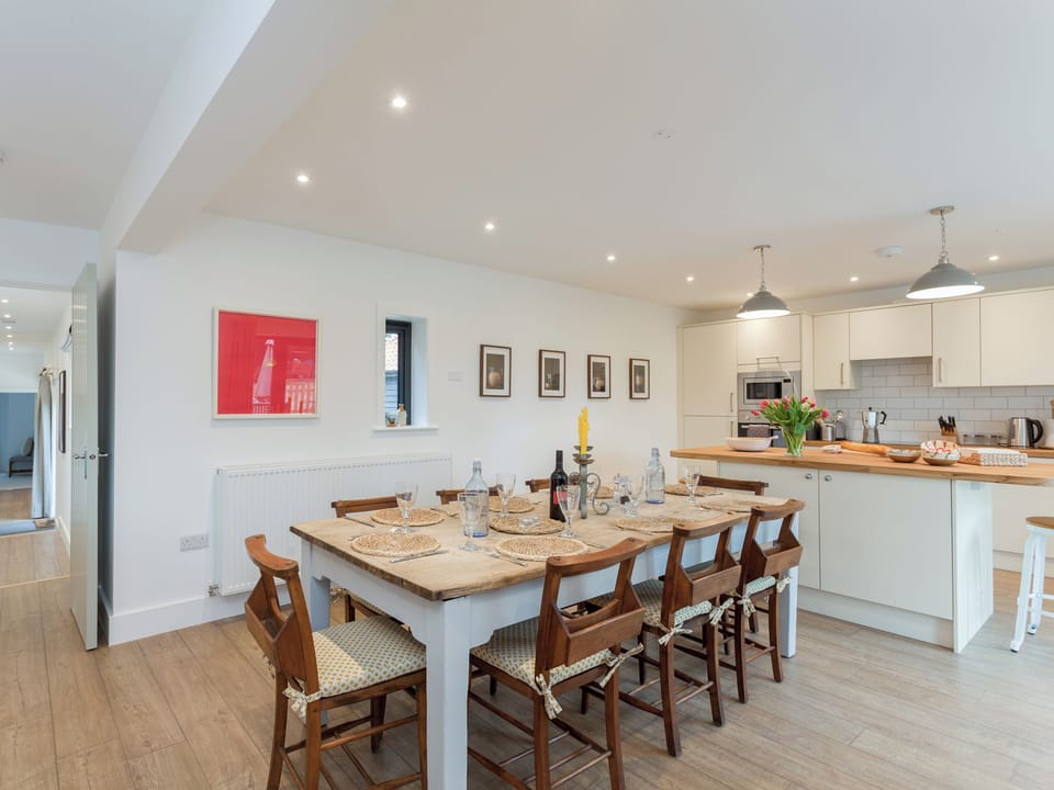 Contemporary dining area and kitchen | The Stables - Beauworth Cottages, Beauworth, near Alresford