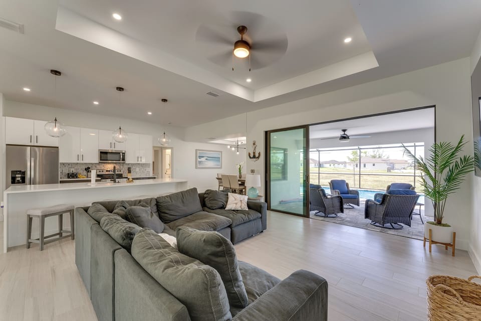 Living Room | Free WiFi | Smart TV | Central A/C