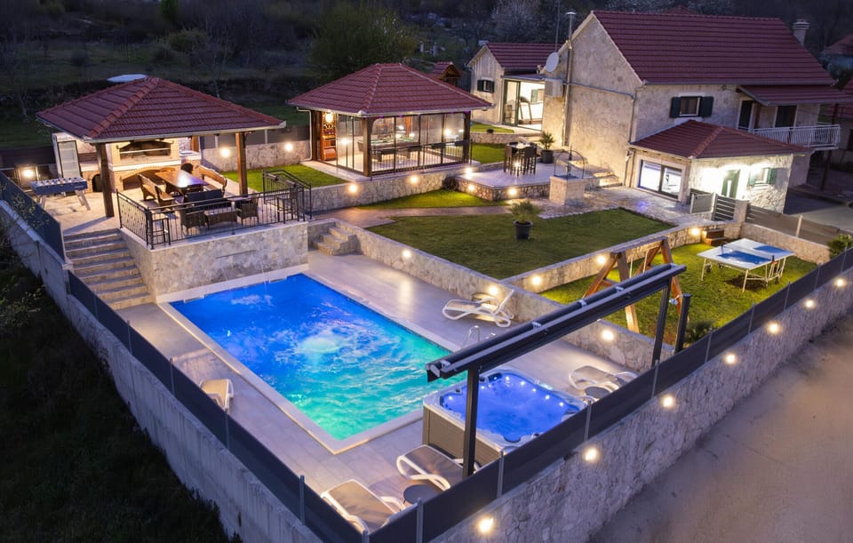 pool