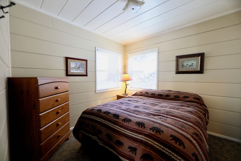 Cabin | 2 bedrooms, down comforters, WiFi (free), individually decorated