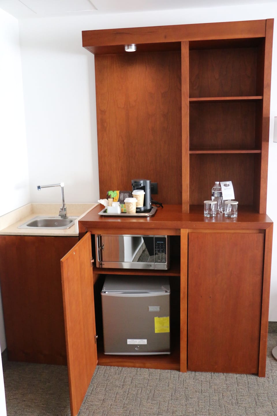 Studio Suite, 1 King Bed, Non Smoking | Premium bedding, in-room safe, desk, blackout drapes