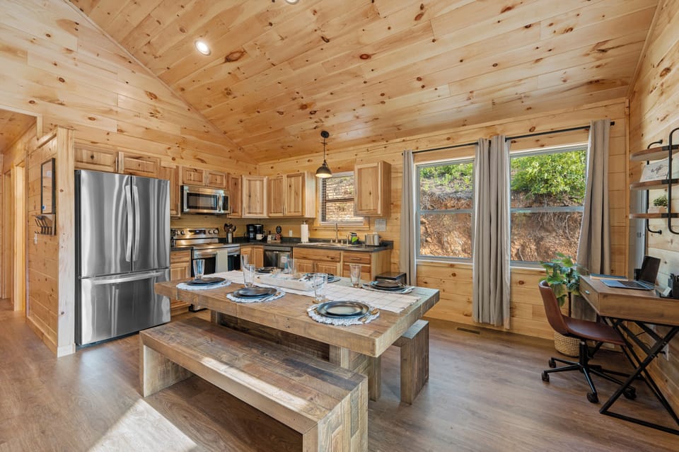 Homey Kitchen & Dining – A fully stocked kitchen with modern appliances