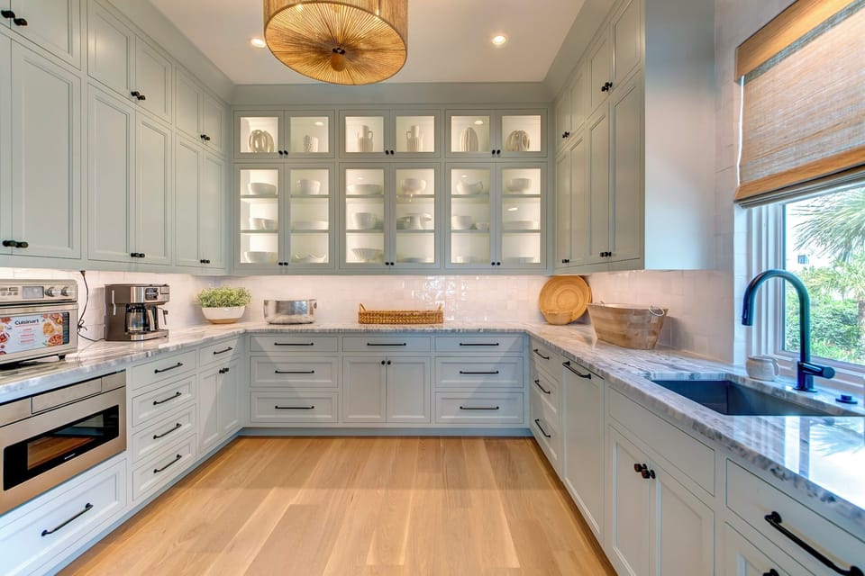 Butler's pantry off kitchen