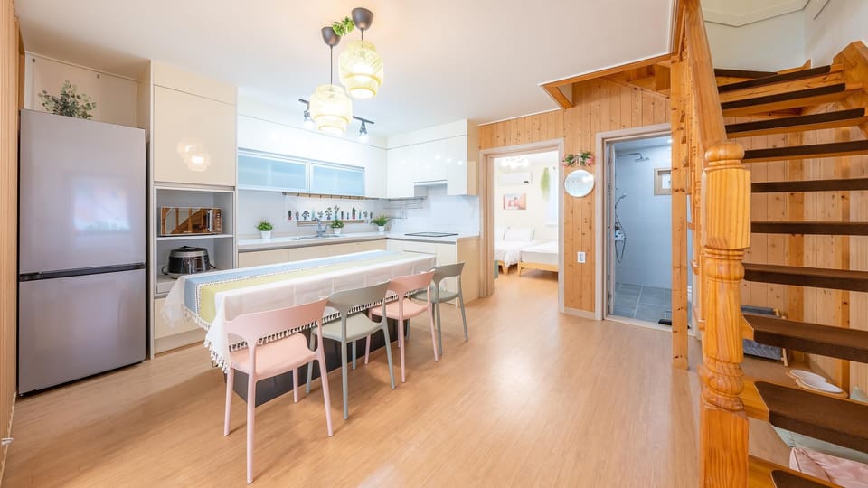 Basic Room, 2 Bedrooms (dokchae) | 2 bedrooms, free WiFi