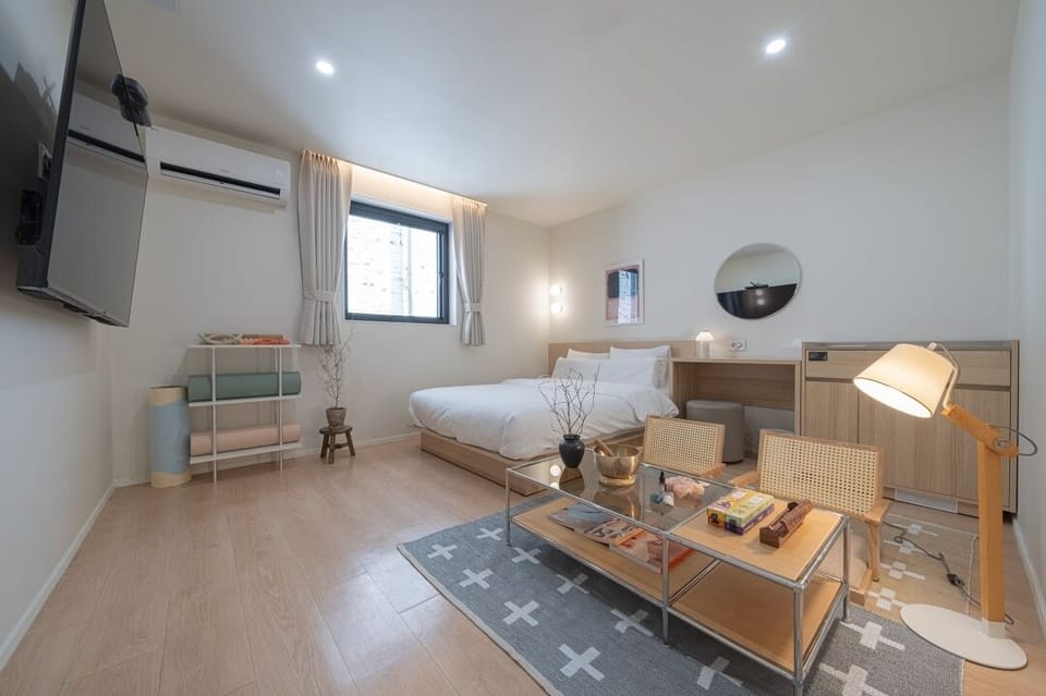 Yoga | Premium bedding, free WiFi, bed sheets
