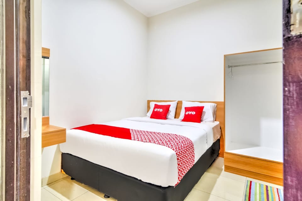 Standard Double Room | Desk, laptop workspace, free WiFi, bed sheets