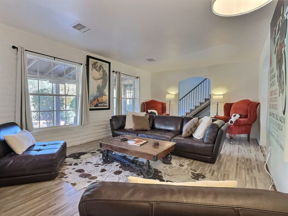 Large Living Room with Lots of Comfy Seating