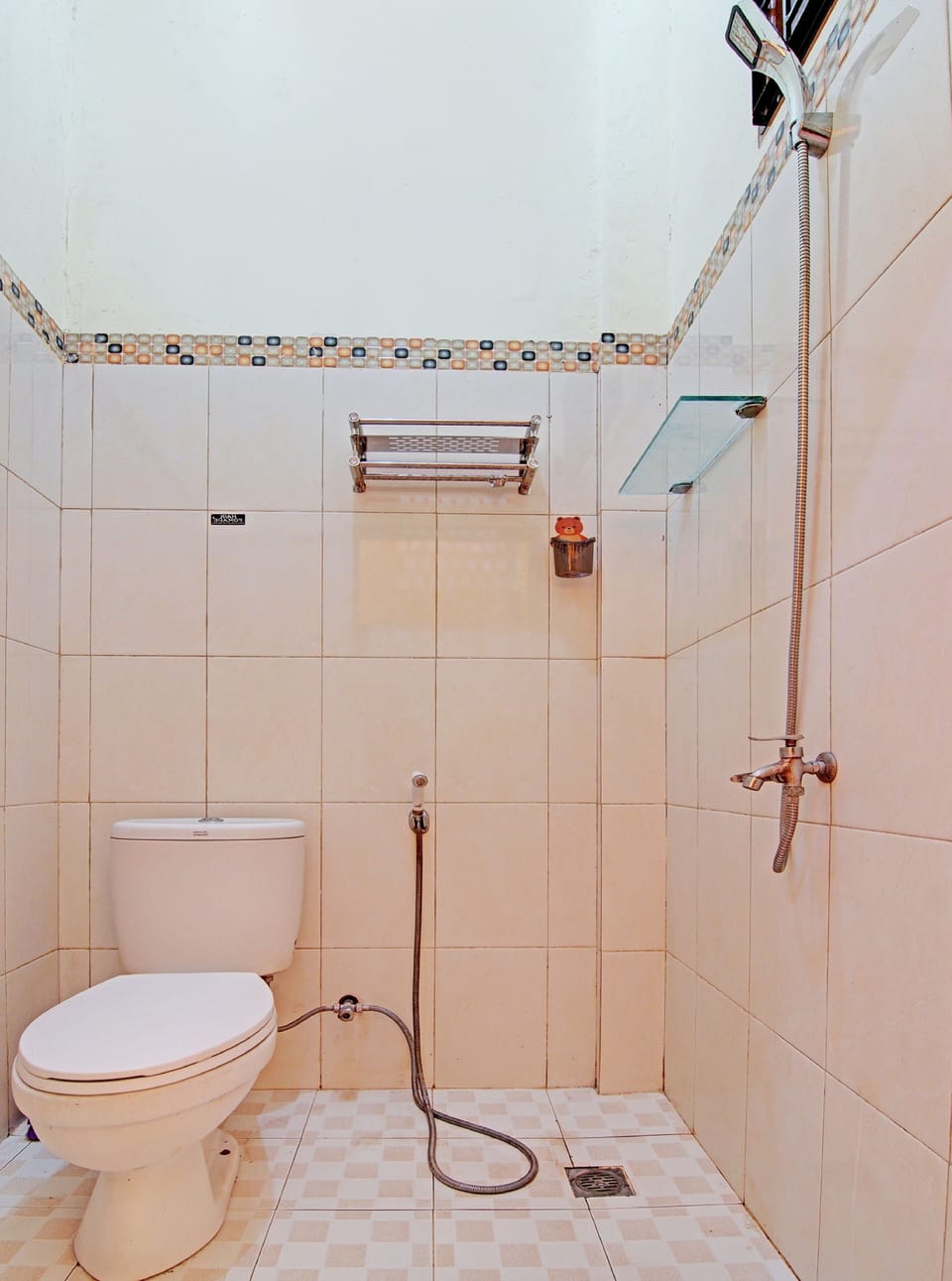 Family Suite | Bathroom | Shower, towels