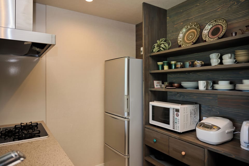 Luxury Condo | Private kitchen | Electric kettle