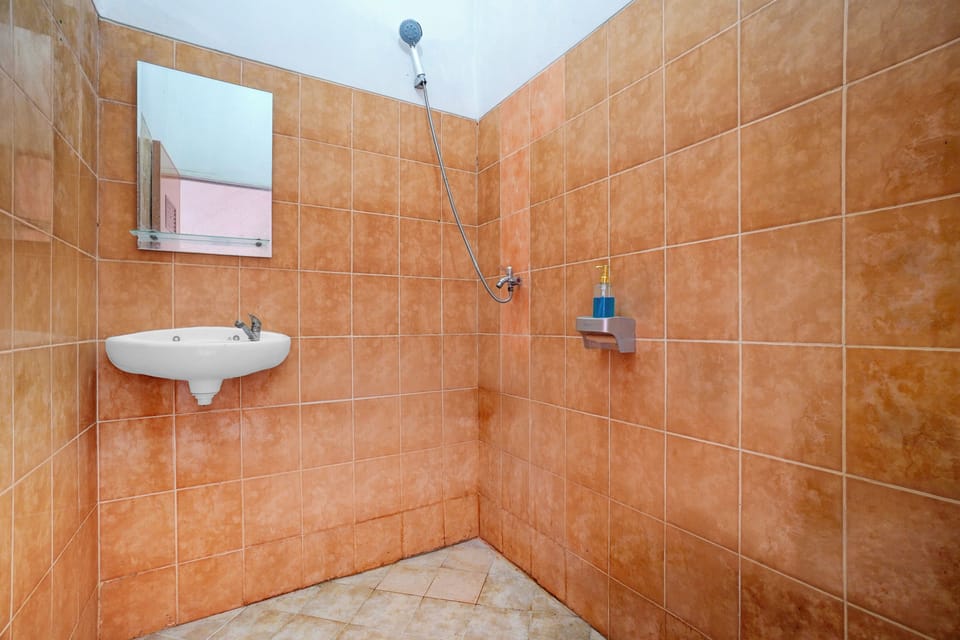Standard Double Room | Bathroom | Shower, soap
