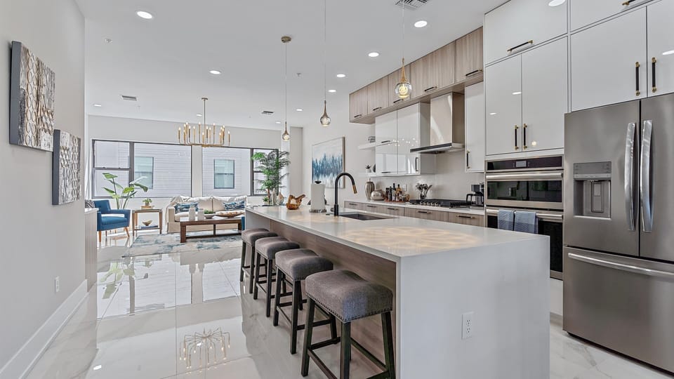 Townhome, 4 Bedrooms | Private kitchen | Fridge, oven, coffee/tea maker, toaster