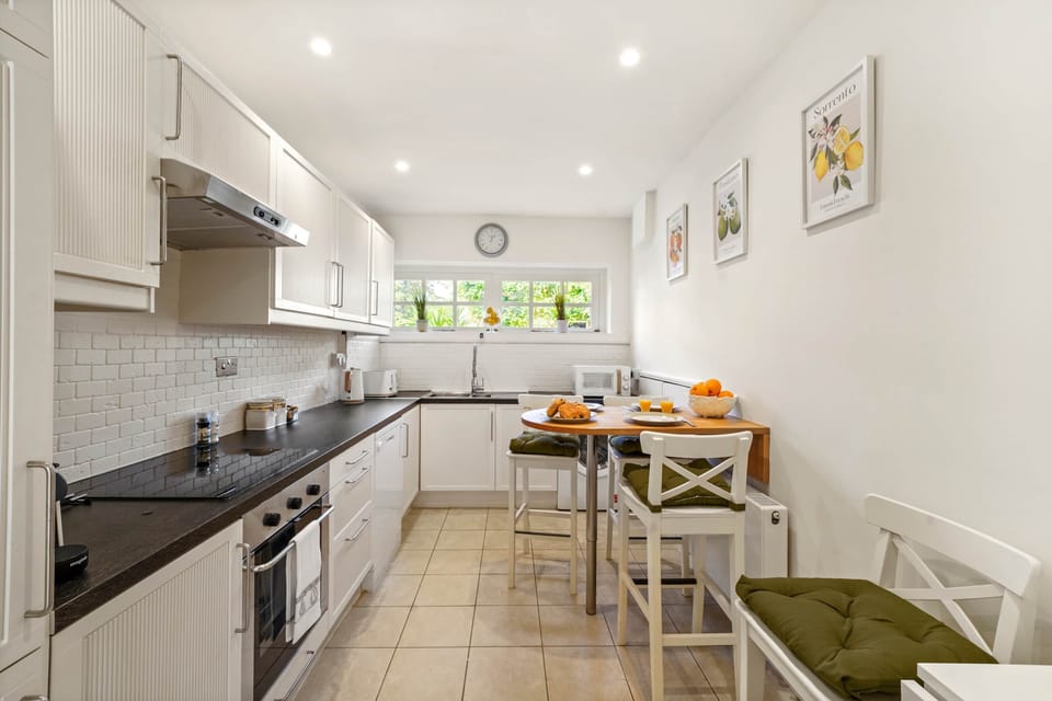 Kitchen full
