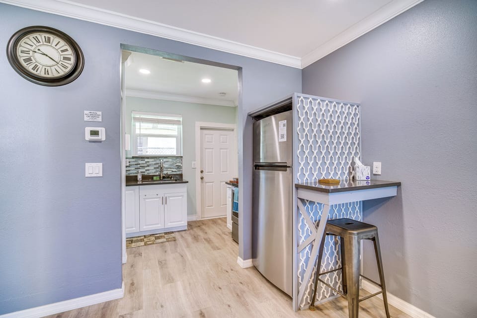 Dining Area | Dishware/Flatware | Trash Bags/Paper Towels