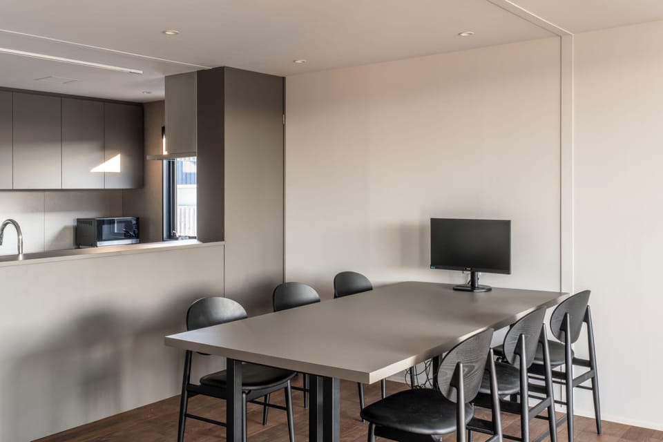 Presidential Villa | In-room business center