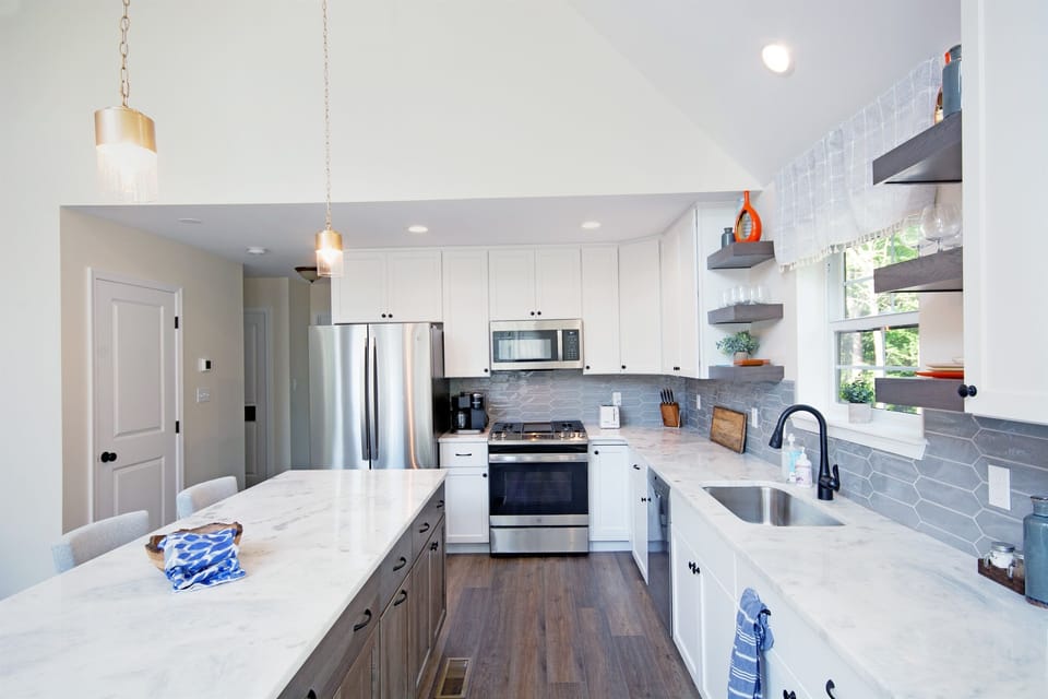 Chef's Kitchen w/ Stainless Steel Appliances