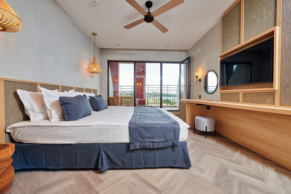 WiFi (free), bed sheets