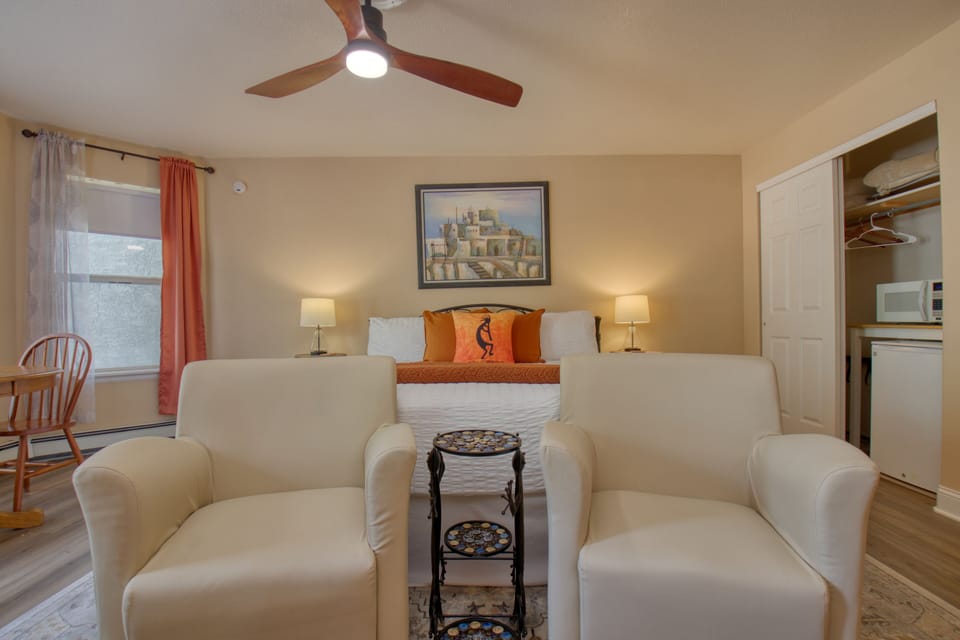 Kokopelli Room | 1 bedroom, premium bedding, down comforters, individually decorated