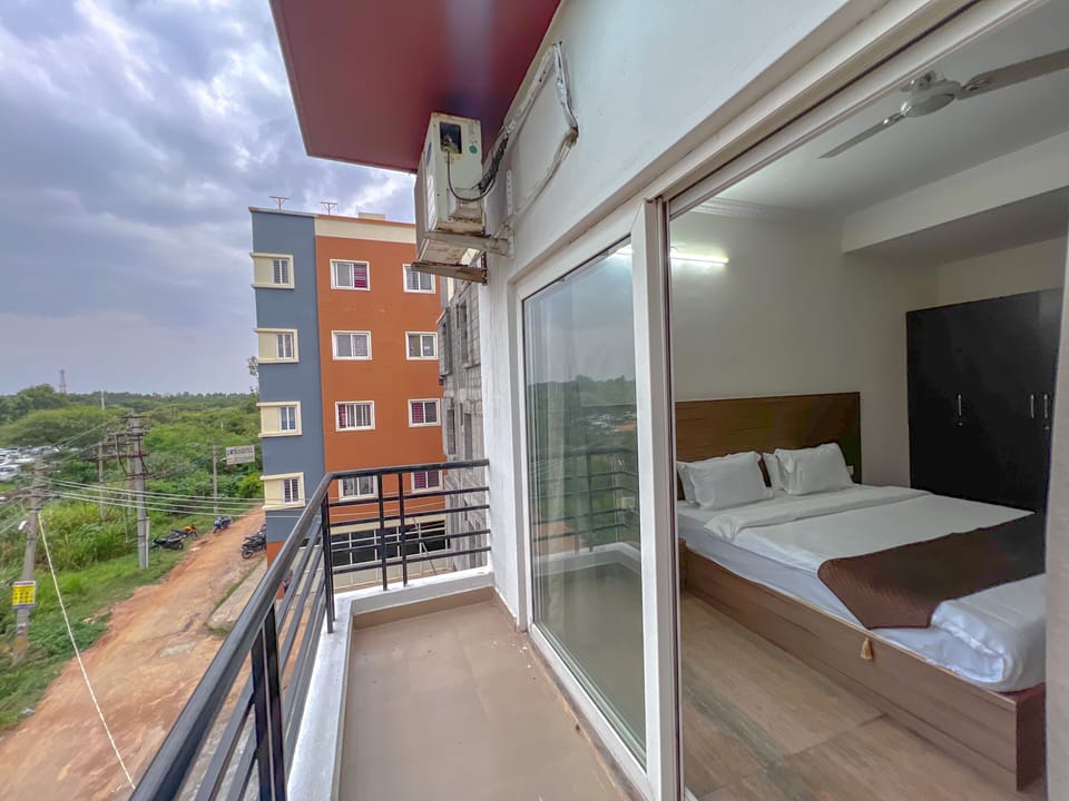 Family Room, Garden View | Balcony view