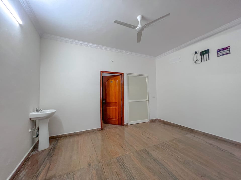Family Room, Garden View | Living area | Flat-screen TV