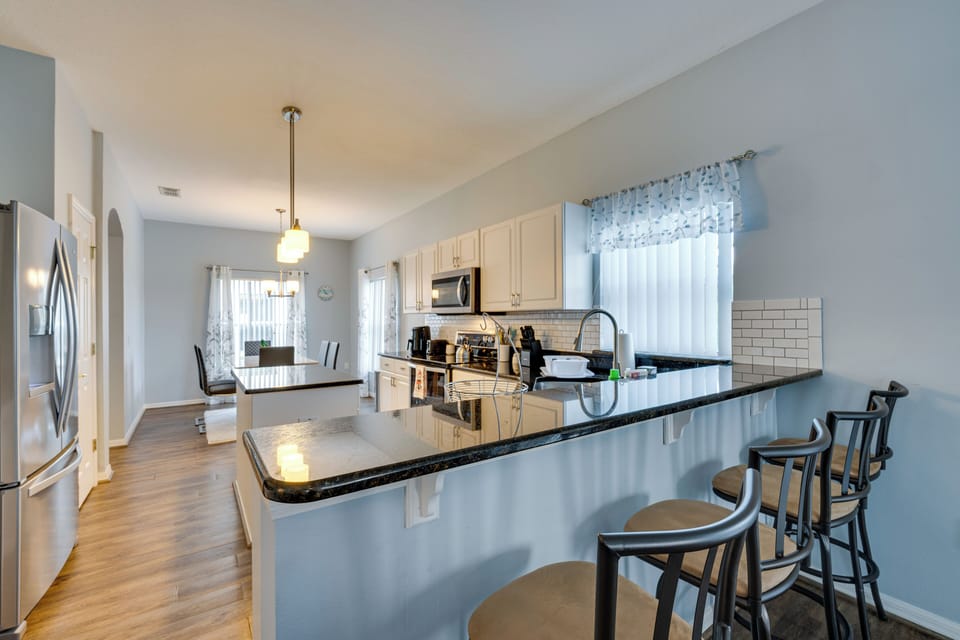 Kitchen | Cooking Basics | Coffee Maker | Paper Towels/Trash Bags Provided