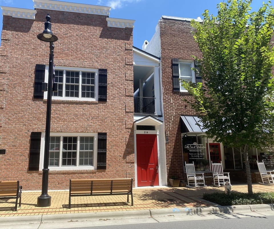 Front of Little Inn