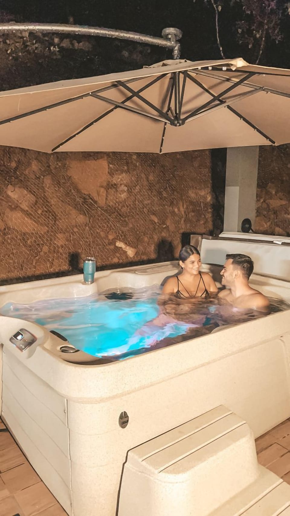 Outdoor spa tub