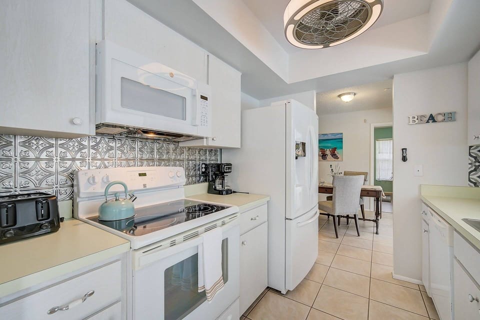 Dining area just off of kitchen