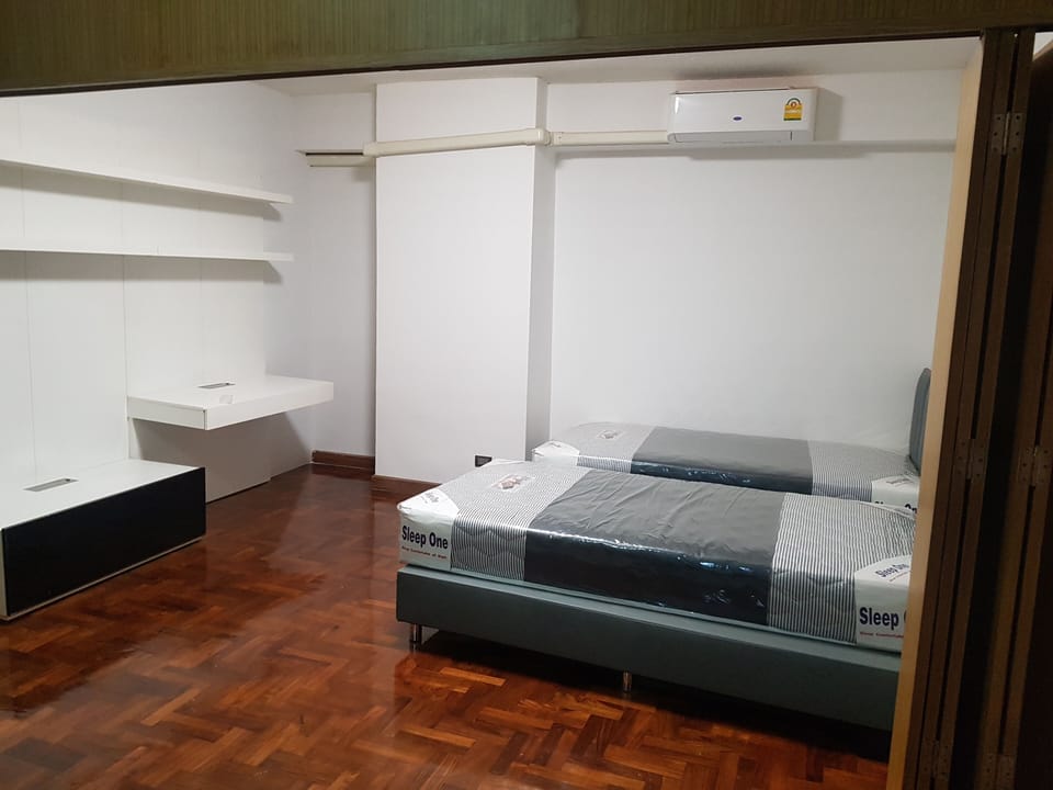 2 bedrooms, desk, free WiFi, bed sheets