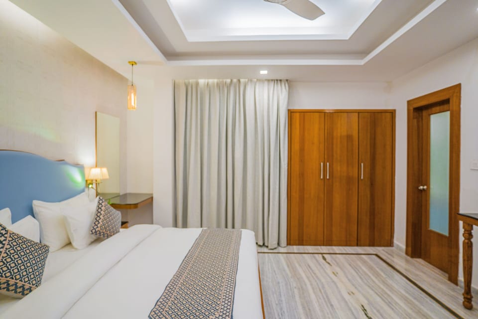 Luxurious Haven | Egyptian cotton sheets, premium bedding, memory foam beds