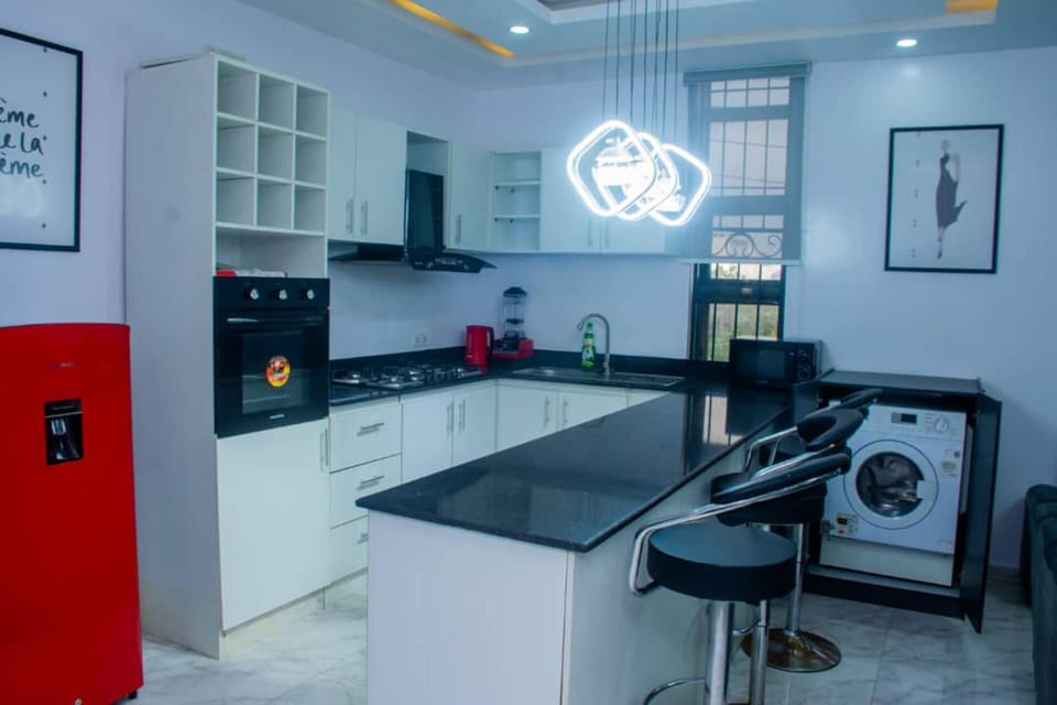 Apartment | Private kitchen | Fridge, microwave, oven, stovetop