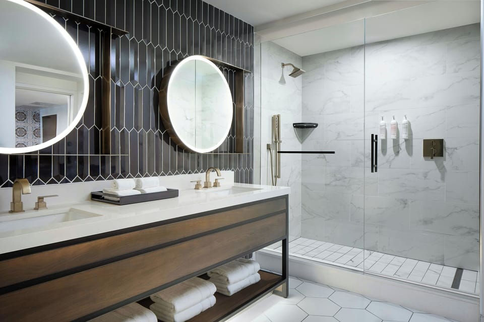Executive Suite, 1 Bedroom | Bathroom | Designer toiletries, hair dryer, towels, soap