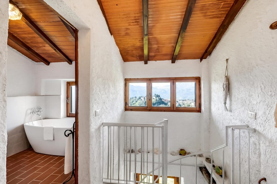 Standard House, 2 Bedrooms, 2 Bathrooms (Family Friendly Rosa House Amazing) | Interior