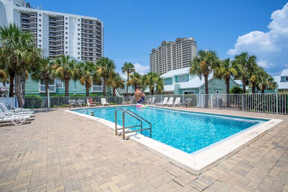 23-Sea-Cabins-Miramar-Beach