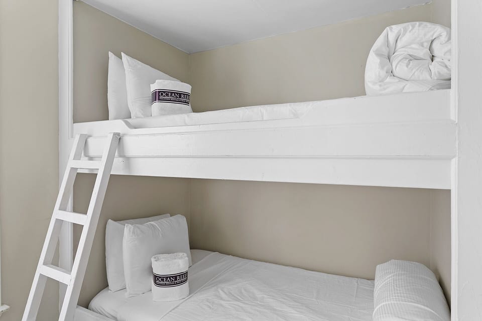 23-Sea-Cabins-11D-Bunk-Nook