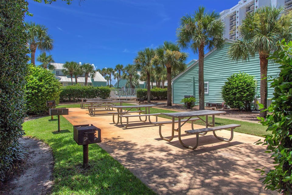19-Sea-Cabins-Grills