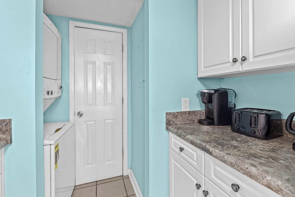 Condo, 2 Bedrooms | Interior