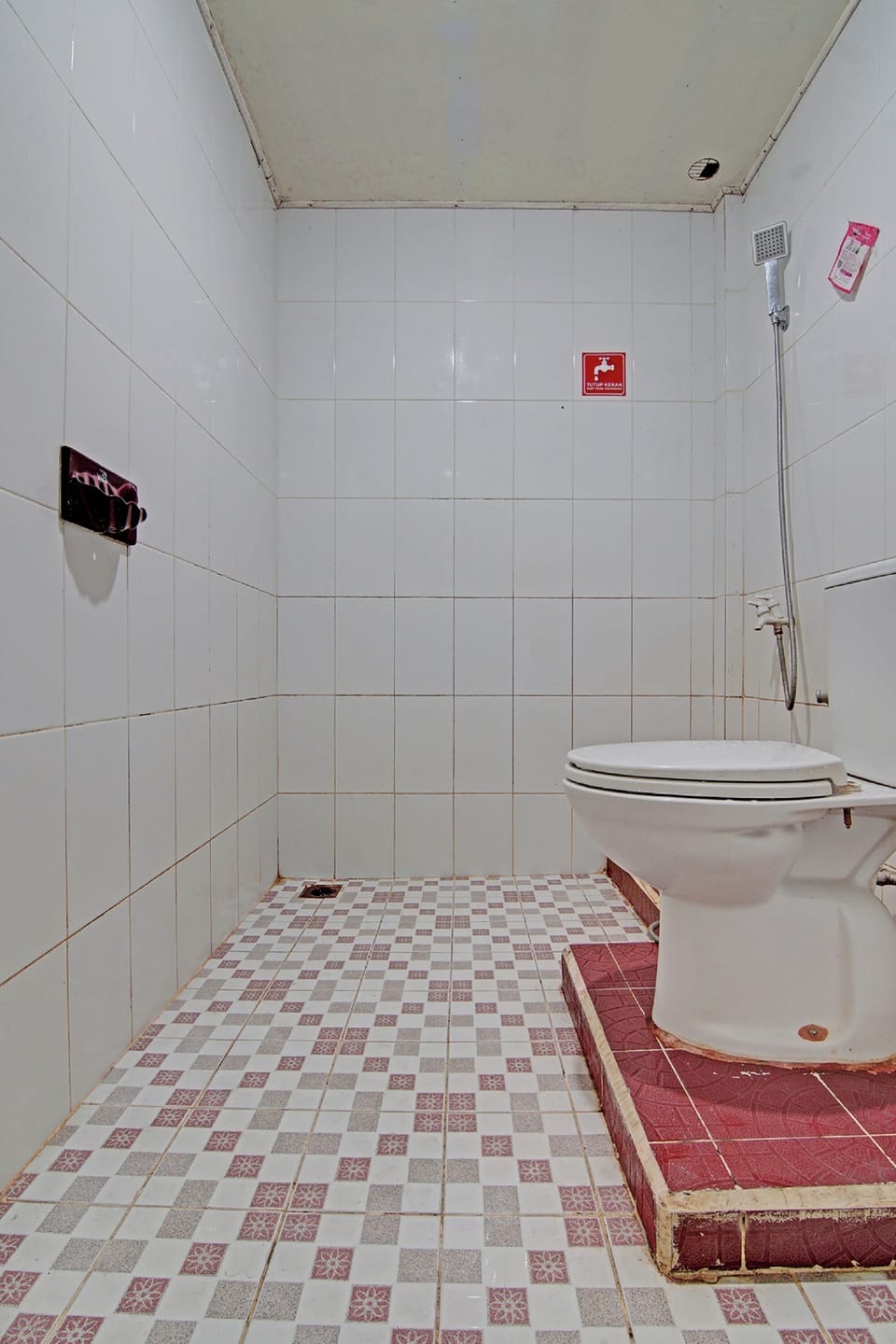 Deluxe Twin Room | Bathroom | Shower, towels, soap