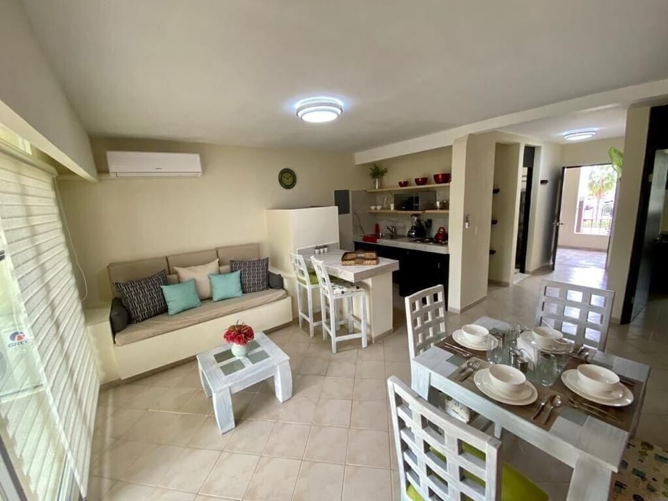 Two-Bedroom Apartment - Golf Course View | Dining