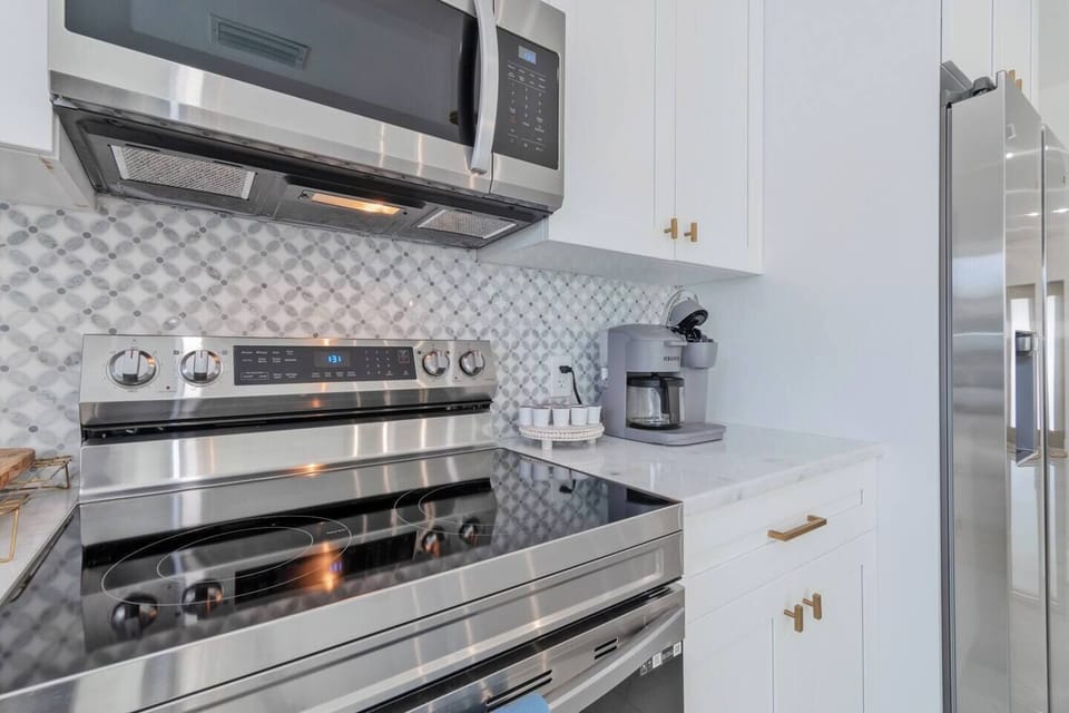 Chef inspired kitchen fully equipped for stays