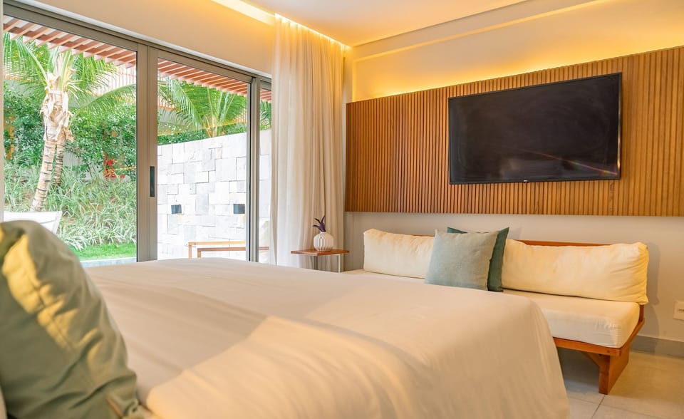 Deluxe Double Room | Premium bedding, minibar, laptop workspace, free WiFi