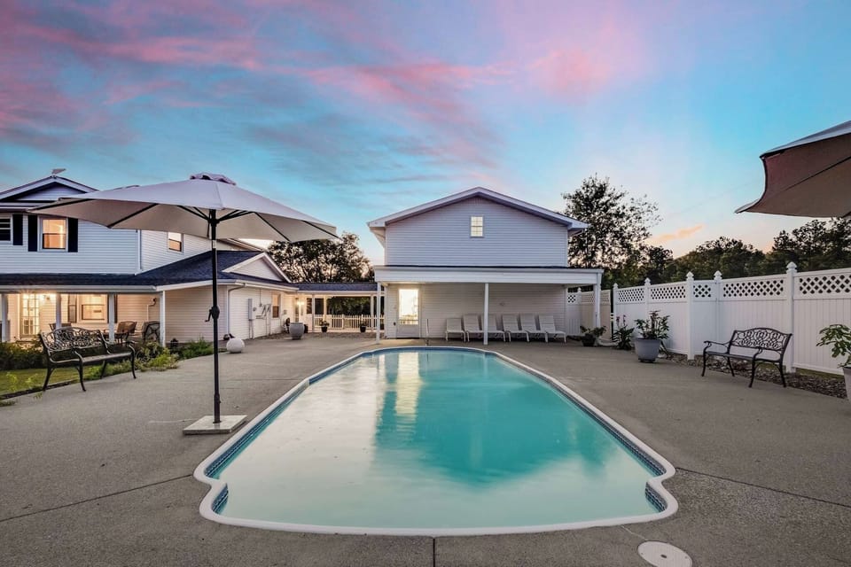 Pool on premises. Hours 7a-9p