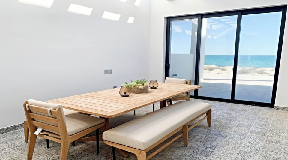 Family House, 3 Bedrooms, Ocean View, Sea Facing | Living area