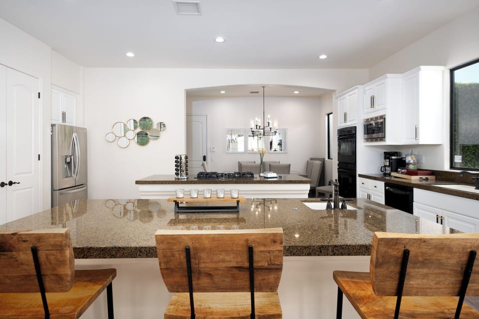 House | Private kitchen | Full-size fridge, microwave, oven, stovetop
