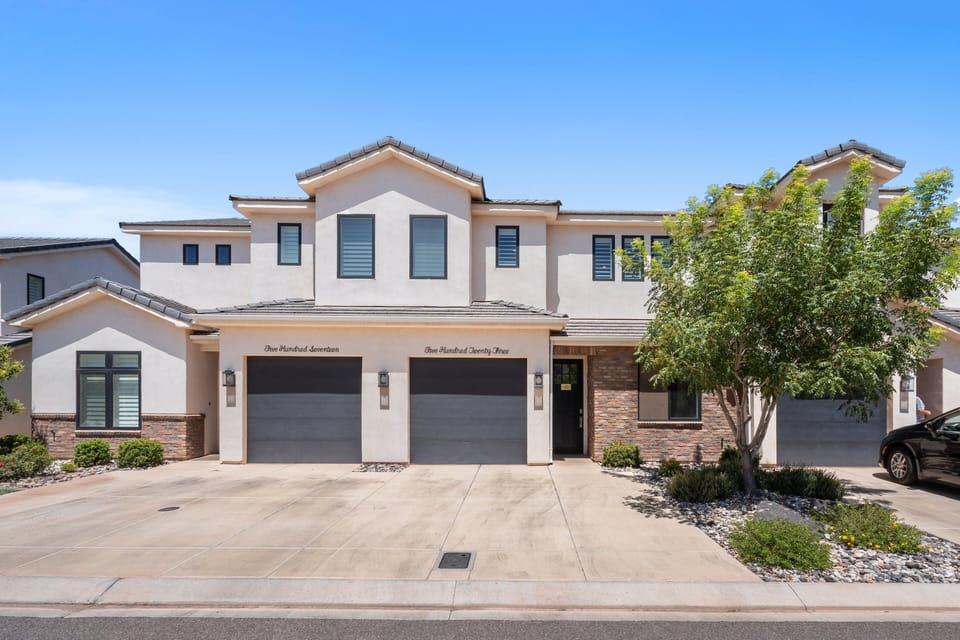 523 Front of House