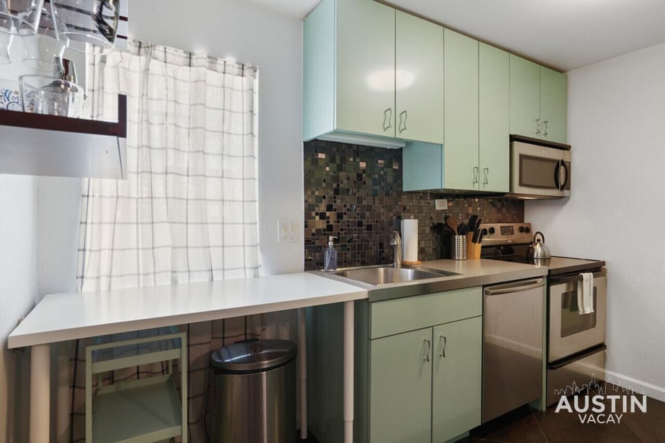 Fully equipped kitchen with all the essentials plus dishwasher
