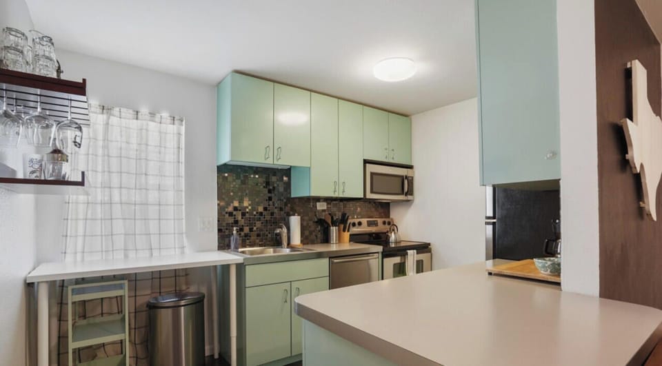 Fully equipped kitchen with all the essentials plus dishwasher