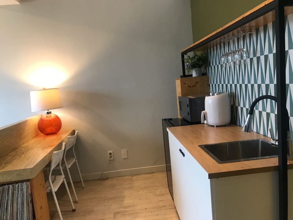 Deluxe Triple Room | Down comforters, blackout drapes, free WiFi