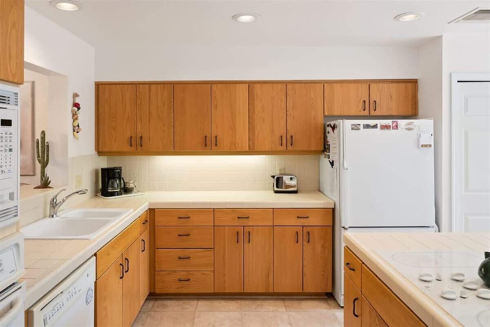 A modern kitchen makes home cooking easy