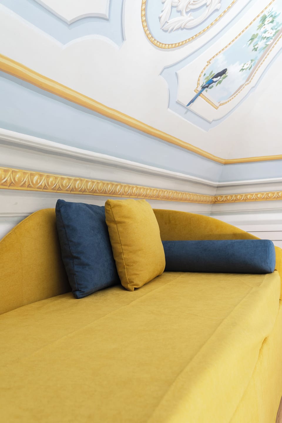 Deluxe Room | Minibar, in-room safe, desk, blackout drapes